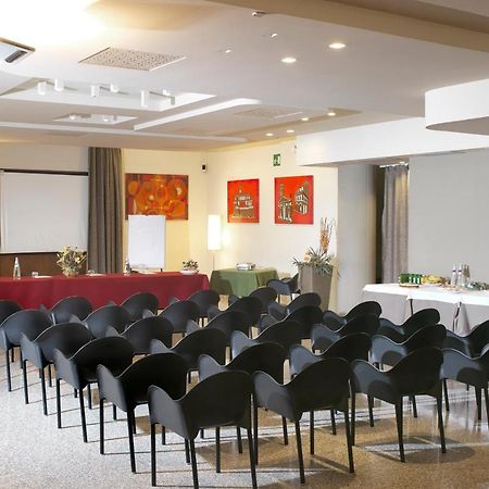 Hotel Ristorante Alcide Poggibonsi Esterno foto