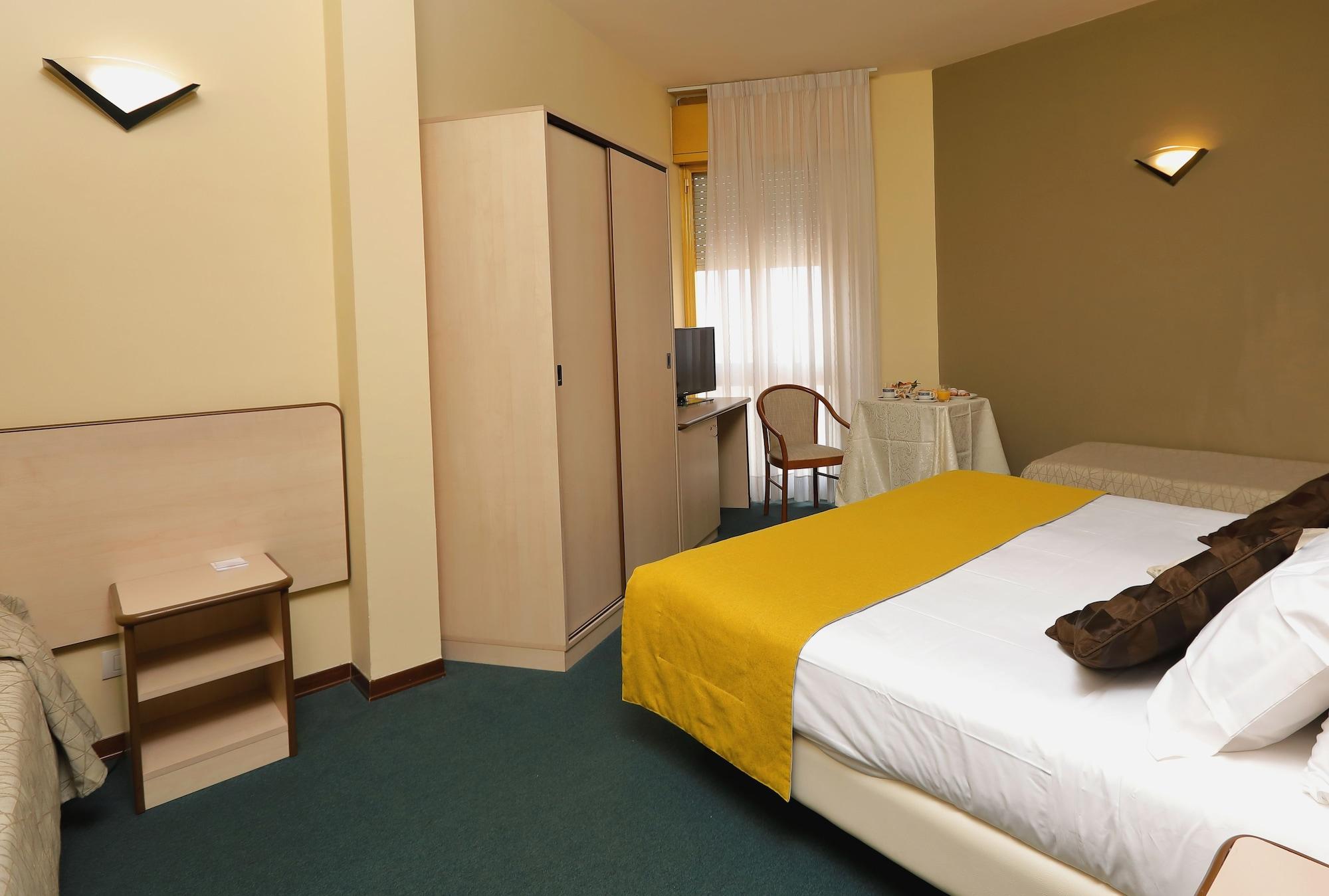Hotel Ristorante Alcide Poggibonsi Esterno foto