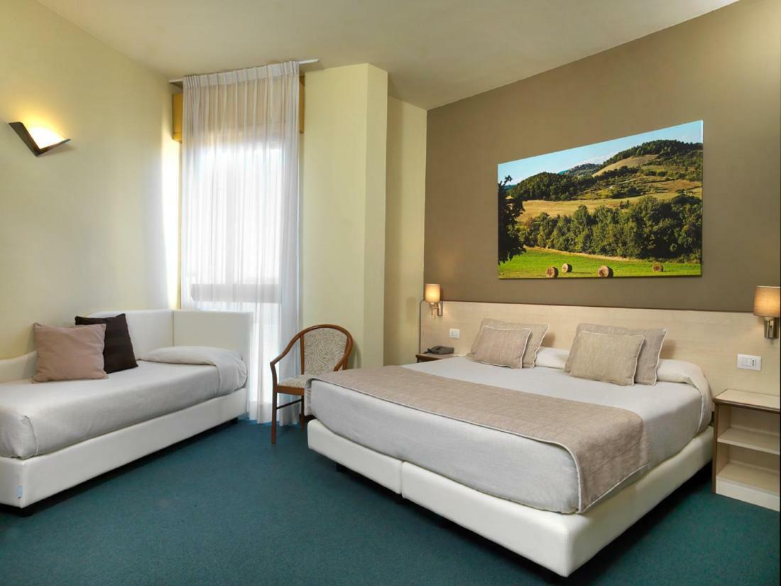 Hotel Ristorante Alcide Poggibonsi Esterno foto